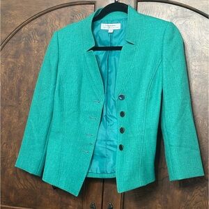 TAHARI size 4 blazer